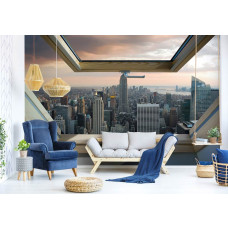 Een fotobehang van de stad New York door een dakraam in de slaapkamer.