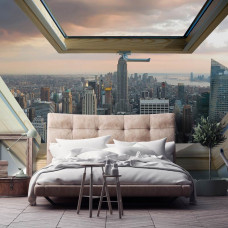 Een fotobehang met New York-stadszicht door een dakraam voor slaapkamer en woonkamer.