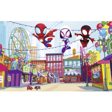 Fotobehang met Spidey, Ghost-Spider en Miles Morales die boven een kleurrijk pretpark vliegen.