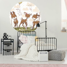 Een speelse muurcirkel met hertjes en bosdieren, perfect voor een kinderkamer.