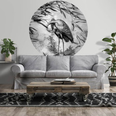 Een stijlvolle muurcirkel met een kraanvogel in zwart-wit, ideaal voor een huiskamer.