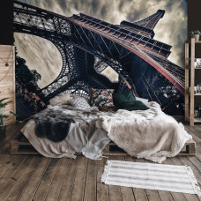 Een fotobehang van de Eiffeltoren in Parijs als monument voor de slaapkamer.