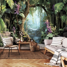 Een fotobehang met een jungle met een waterval en exotische planten, weergegeven in een indrukwekkend 3D-effect dat diepte toevoegt aan de woonkamer.