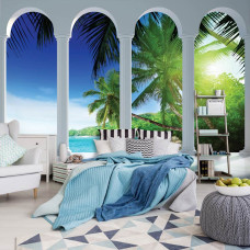 Een fotobehang met een 3D-uitzicht op palmbomen en een strand aan zee met pilaren, ideaal voor een slaapkamer.