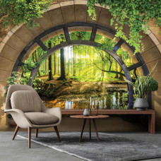 Een fotobehang met een zonnig boslandschap, ideaal voor een woonkamer.