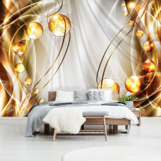 Een fotobehang met abstract amberkleurige kunst en gouden en zilveren accenten voor de slaapkamer.