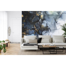 Een fotobehang met een abstracte marmeren muur met een luxe uitstraling in een woonkamer.