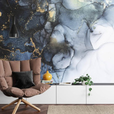 Een fotobehang met een abstracte marmeren muur in een woonkamer.