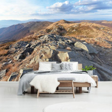 Een fotobehang van de Bieszczady Mountains, ideaal voor een rustgevende slaapkamer.