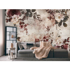 Een fotobehang met bordeauxrode bloemen in een romantisch ontwerp, passend in een woonkamer.