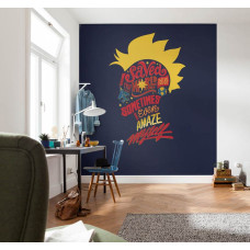 Een fotobehang van Captain Marvel die de wereld redt te zien in de kinderkamer.