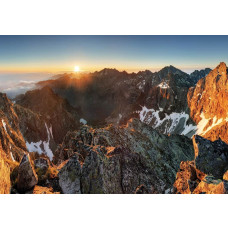 Fotobehang van de bergen van de Rysy, met rotsachtige pieken in de Tatra-bergen.