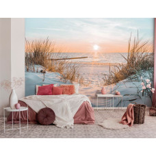 Een modern strand-fotobehang met een zonsondergang, geschikt voor diverse interieurs.