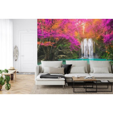 Een inspirerend fotobehang van de Erawan-waterval en omliggende natuur, perfect voor een woonkamer.