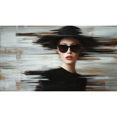 Fotobehang stijlvolle vrouw met zwarte hoed en zonnebril tegen abstracte achtergrond.