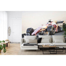 Een fotobehang van een Ferrari Formule 1-auto in een klassieke huiskamer.
