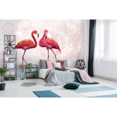Een fotobehang met roze flamingo’s in een liefdevolle en artistieke stijl, ideaal voor de slaapkamer.
