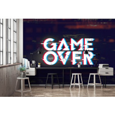 Een 'Game Over'-fotobehang met spelletjes en PlayStation-details in een gamekamer.