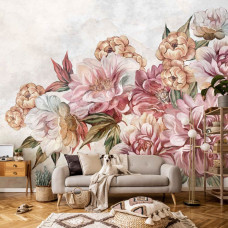 Een fotobehang van geschilderde oud-roze bloemen in vliesbehangstijl voor een woonkamer.