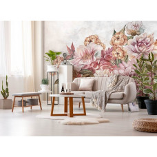Een fotobehang van geschilderde oud-roze bloemen in een sfeervolle woonkamer.