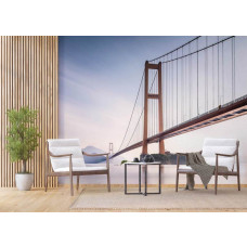 Een fotobehang van de Golden Gate Bridge in het landschap met vliesbehang in een bedrijfsruimte.