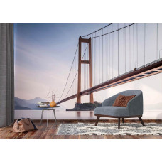 Een fotobehang van de Golden Gate Bridge in het landschap met vliesbehang in een woonkamer.