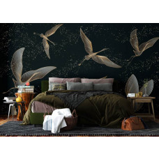 Een fotobehang met gouden kraanvogels in de slaapkamer, waarin de gracieus vliegende kraanvogels en glanzende details zorgen voor een rustgevende en stijlvolle ambiance.