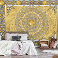 Een fotobehang met een gouden mandala in Tibetaanse kunststijl, geļnspireerd door het boeddhisme, geschikt voor de slaapkamer.