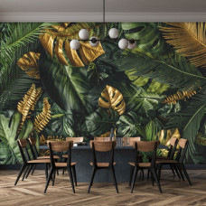 Een elegant fotobehang met groene bladeren en gouden accenten in een botanische jungle-look, geschikt voor de keuken.
