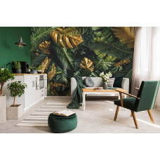 Een fotobehang met weelderige groene en gouden bladeren in een jungle-ontwerp, perfect voor een botanische woonkamer.