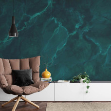 Een fotobehang met groen marmer in turquoise tinten en een natuurstenen look in een woonkamer.