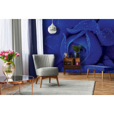 Een fotobehang met een hemelsblauwe roos voor de huiskamer.