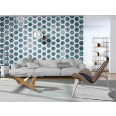 Een fotobehang met blauwe hexagon tegels met een 3D-effect te zien in de woonkamer.