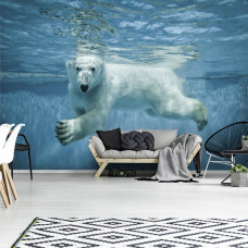 Een fotobehang van een ijsbeer onder water voor de woonkamer.