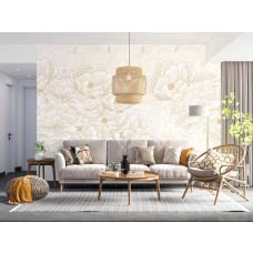 Een fotobehang met Japanse bloemen op een beige achtergrond in de woonkamer, waar de zachte tinten en gedetailleerde bloemen een rustgevende en stijlvolle sfeer creëren.