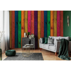 Een fotobehang met kleurrijke planken van hout in industriėle stijl voor de huiskamer.