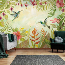 Een fotobehang van kolibries in een jungle met een natuurthema in een woonkamer.