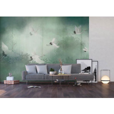 Een fotobehang van kraanvogels in een mistig bos, met Airtex vliesbehang in een woonkamer.