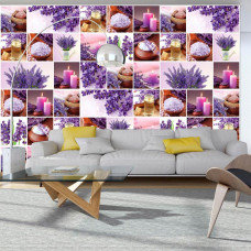 Een fotobehang van een spa-achtige collage met lavendel en kaarsen in de woonkamer.