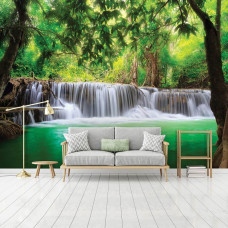 Een fotobehang met een magische waterval in een jungle bos voor de woonkamer.