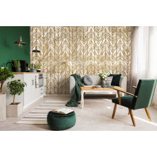 Een stijlvol vliesbehang met gouden lijnen op een marmeren muur, ideaal voor een woonkamer.