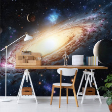 Fotobehang met een kleurrijke sterrennevel en de Melkweg in een creatief ingerichte kinderkamer voor een jongen.