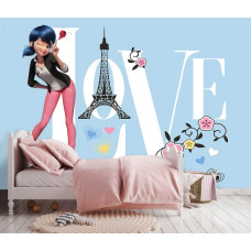 Een fotobehang met Marinette als Lady Bug voor de meisjeskamer en speelkamer.