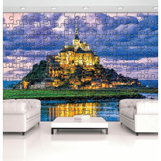 Een fotobehang van Mont Saint-Michel met een artistieke uitstraling, geschikt voor een woonkamer.
