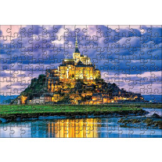 Mont Saint Michel puzzel fotobehang, met een abstracte en kunstzinnige weergave van een Frans monument.