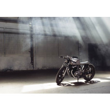 Stoere motor op fotobehang, krachtig en robuust ontwerp.