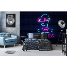 Fotobehang Neon VR Games in een kinderkamer met felle neonkleuren en VR-headsetontwerp tegen een donkere baksteenachtergrond.