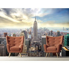 Een fotobehang met de skyline van New York met hoge wolkenkrabbers en stadsgebouwen in de woonkamer.