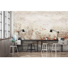 Een fotobehang met een oude stenen muur in een industrieel ontwerp, ideaal voor een woonkamer.