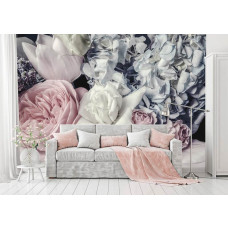 Een romantisch fotobehang van pastel bloemen zoals rozen, pioenrozen en tulpen te zien in de huiskamer.